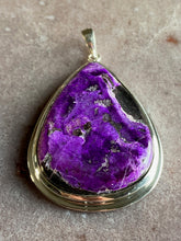 Load image into Gallery viewer, Sugilite pendant 31