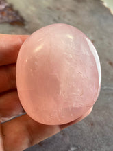 Load image into Gallery viewer, Rose Quartz palmstone 2