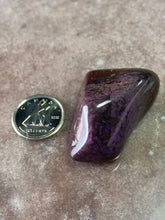 Load image into Gallery viewer, Sugilite tumble 61 - with bustamite