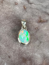 Load image into Gallery viewer, Opal pendant 3
