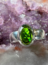 Load image into Gallery viewer, Chrome diopside ring size 6.5
