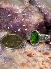 Load image into Gallery viewer, Chrome diopside ring size 6.5
