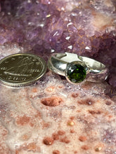 Load image into Gallery viewer, Chrome diopside ring size 7
