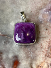 Load image into Gallery viewer, sugilite pendant gel
