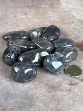 Load image into Gallery viewer, Tumbled iolite
