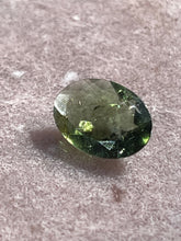 Load image into Gallery viewer, Moldavite faceted 4
