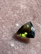 Load image into Gallery viewer, Moldavite faceted 5
