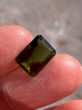 Load image into Gallery viewer, Moldavite faceted 7

