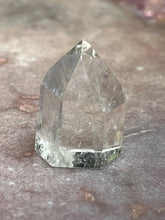 Load image into Gallery viewer, Rose gold tyndall quartz 4
