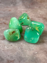 Load image into Gallery viewer, Chrysoprase tumble (one)
