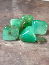 Load image into Gallery viewer, Chrysoprase tumble (one)
