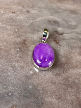 Load image into Gallery viewer, sugilite pendant GEL
