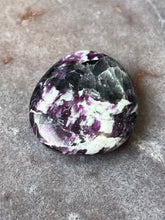 Load image into Gallery viewer, Kammererite and Serpentine tumble
