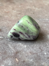 Load image into Gallery viewer, Kammererite in Serpentine tumble 4
