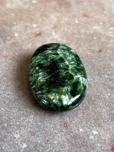 Seraphinite palmstone 4