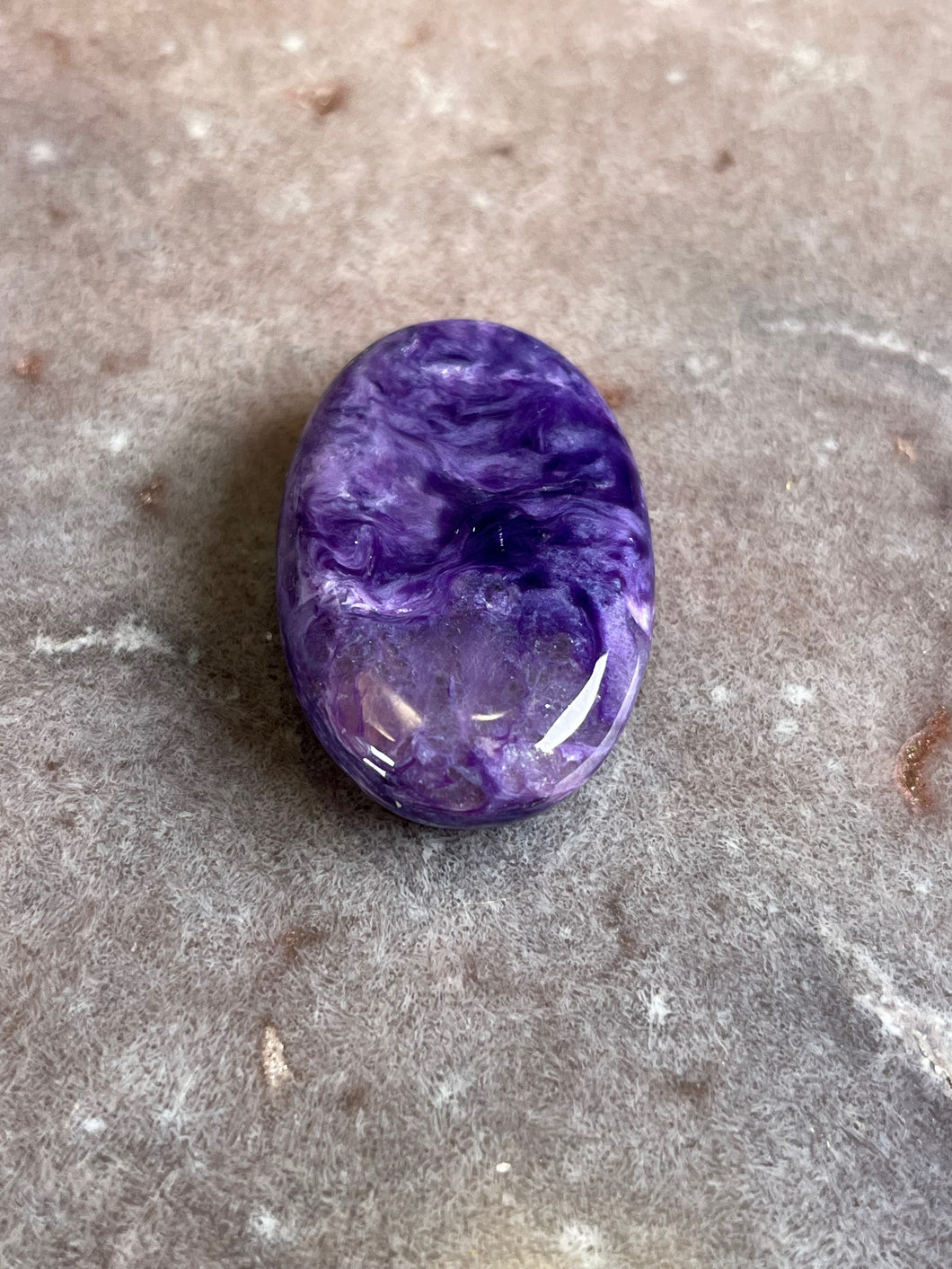 Charoite palmstone 2