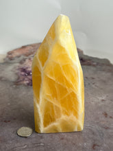 Load image into Gallery viewer, Honey comb calcite
