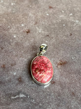 Load image into Gallery viewer, Thulite pendant
