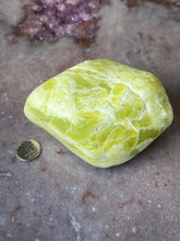 Load image into Gallery viewer, Noble Serpentine giant polished piece
