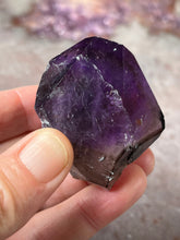 Load image into Gallery viewer, Amethyst point from Australia 4
