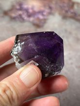 Load image into Gallery viewer, Amethyst point from Australia 4
