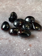 Load image into Gallery viewer, Rhodolite Garnet tumbles
