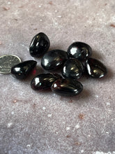 Load image into Gallery viewer, Rhodolite Garnet tumbles

