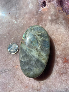 Labradorite palmstone 13