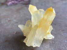 Load image into Gallery viewer, Mango quartz 23
