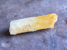 Load image into Gallery viewer, Mango quartz 19
