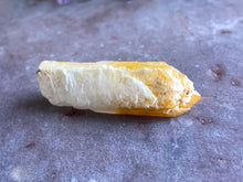 Load image into Gallery viewer, Mango quartz 19
