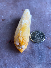 Load image into Gallery viewer, Mango quartz 19
