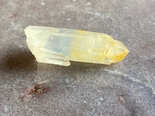 Load image into Gallery viewer, Mango quartz 15
