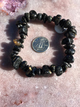 Load image into Gallery viewer, Nuummite bracelet 1
