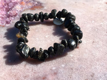 Load image into Gallery viewer, Nuummite bracelet 1
