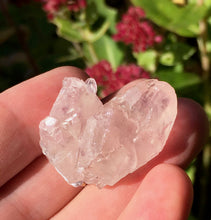 Load image into Gallery viewer, Rose quartz crystal
