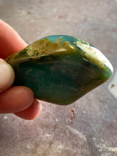 Load image into Gallery viewer, Jade - blue green 32
