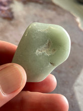 Load image into Gallery viewer, Jade Lunar 10
