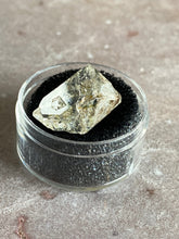 Load image into Gallery viewer, Petroleum Quartz 8
