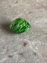 Load image into Gallery viewer, Chrome diopside tumble 10
