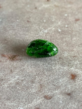 Load image into Gallery viewer, Chrome diopside tumble 8

