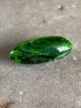 Load image into Gallery viewer, Chrome diopside tumble 1
