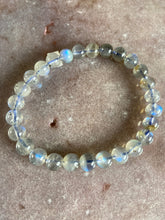 Load image into Gallery viewer, Labradorite bracelet 6mm
