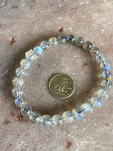 Load image into Gallery viewer, Labradorite bracelet 6mm
