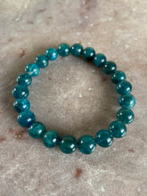 Load image into Gallery viewer, apatite bracelet 8mm
