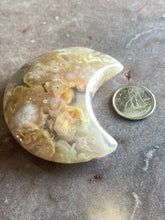 Load image into Gallery viewer, Flower Agate Moon 3
