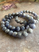 Load image into Gallery viewer, iolite stretchy bracelet
