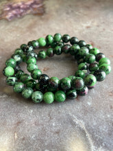 Load image into Gallery viewer, Ruby in zoisite stretchy bracelet medium
