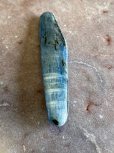 Load image into Gallery viewer, Kyanite 4

