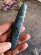 Load image into Gallery viewer, Kyanite 4

